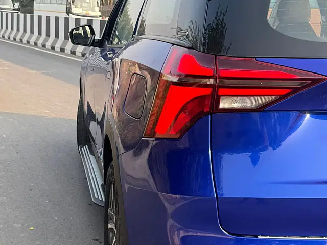 Used Mahindra XUV700 AX 5 Diesel AT 7 STR [2021] in Delhi
