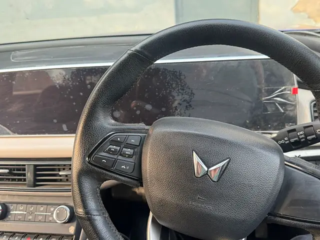 Used Mahindra XUV700 AX 5 Diesel AT 7 STR [2021] in Delhi