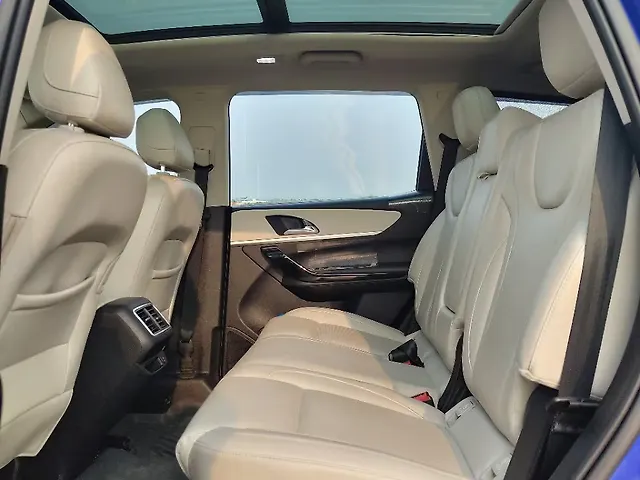 Used Mahindra XUV700 AX 7 Diesel MT 7 STR [2021] in Kolhapur