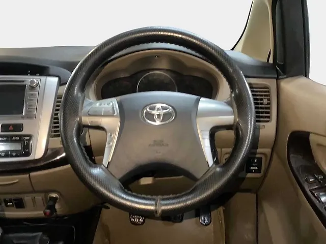 Used Toyota Innova [2013-2014] 2.5 VX 8 STR BS-III in Chandigarh
