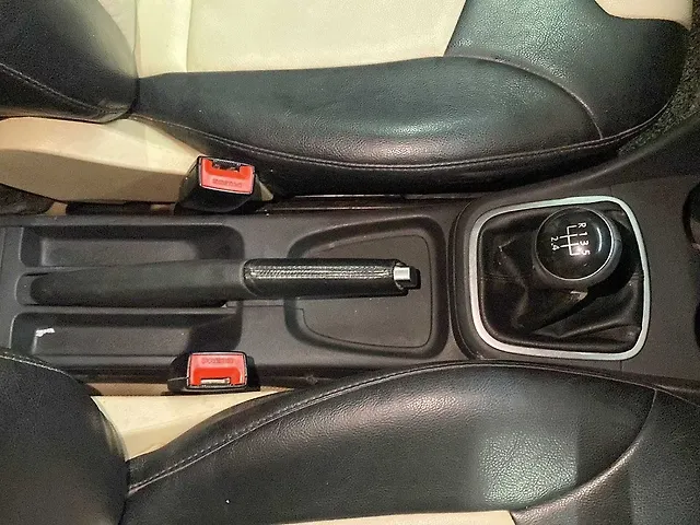 Used Volkswagen Polo [2012-2014] Highline1.2L (P) in Navi Mumbai