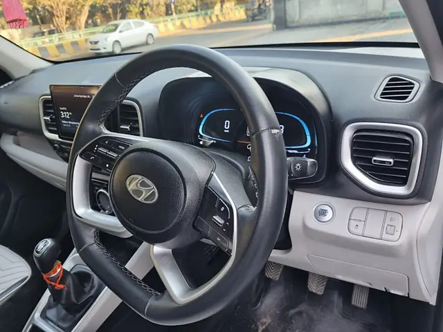 Used Hyundai Venue [2022-2023] SX 1.2 Petrol in Jalandhar