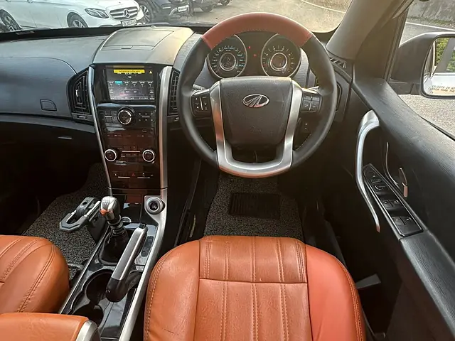 Used Mahindra XUV500 W7 [2018-2020] in Delhi