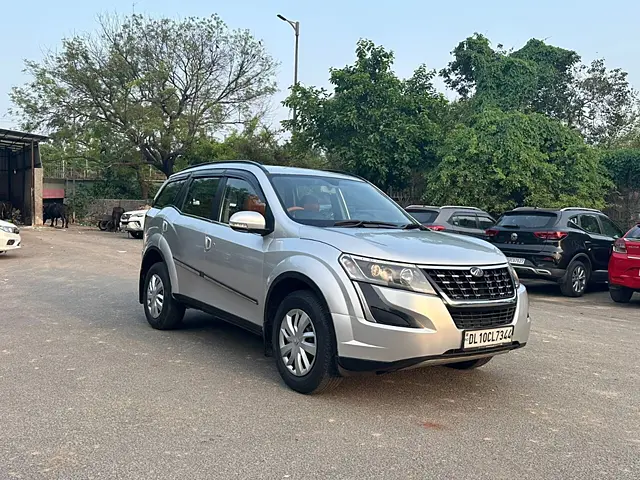 Used Mahindra XUV500 W7 [2018-2020] in Delhi