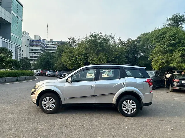 Used Mahindra XUV500 W7 [2018-2020] in Delhi