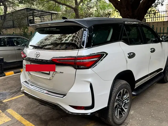 Used Toyota Fortuner Legender 2.8 4X2 AT in Meerut