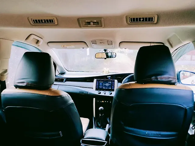 Used Toyota Innova Crysta [2016-2020] 2.4 G 8 STR [2016-2017] in Bhubaneswar