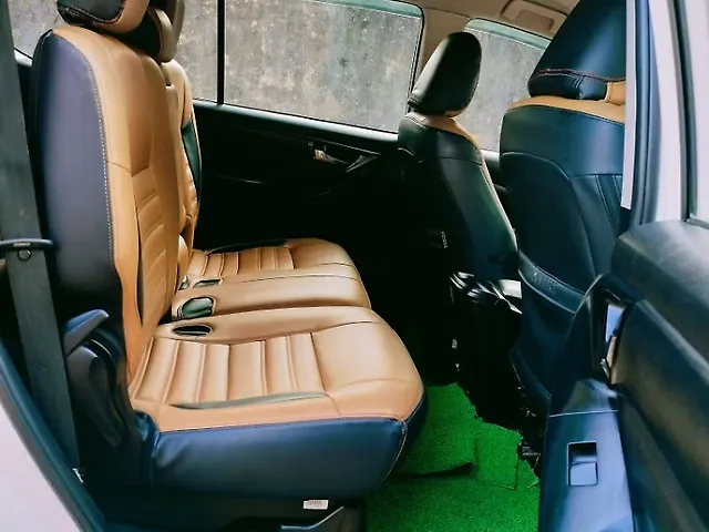 Used Toyota Innova Crysta [2016-2020] 2.4 G 8 STR [2016-2017] in Bhubaneswar