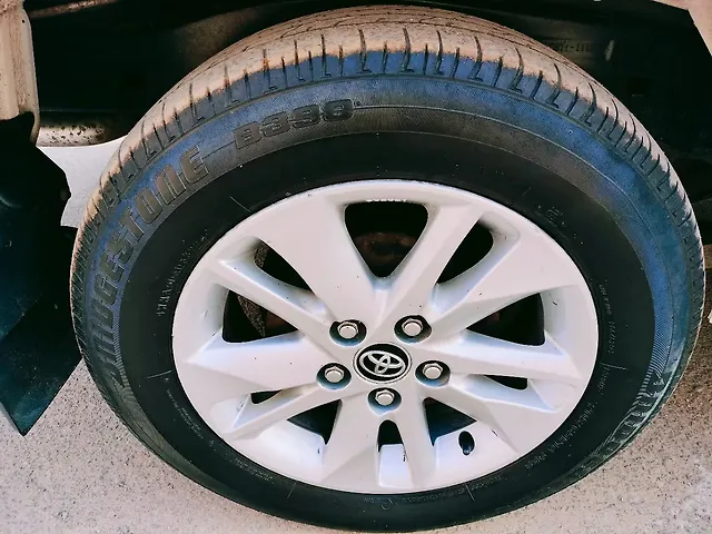 Used Toyota Innova Crysta [2016-2020] 2.4 G 8 STR [2016-2017] in Bhubaneswar