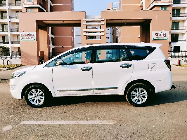 Used Toyota Innova Crysta [2016-2020] 2.4 G 8 STR [2016-2017] in Bhubaneswar