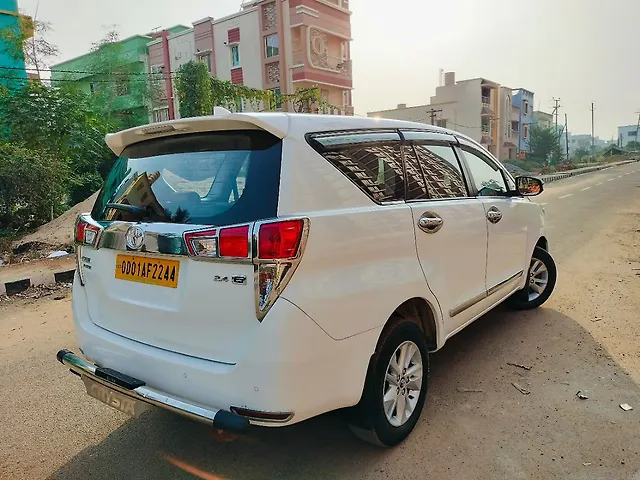 Used Toyota Innova Crysta [2016-2020] 2.4 G 8 STR [2016-2017] in Bhubaneswar