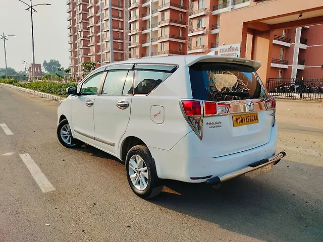 Used Toyota Innova Crysta [2016-2020] 2.4 G 8 STR [2016-2017] in Bhubaneswar