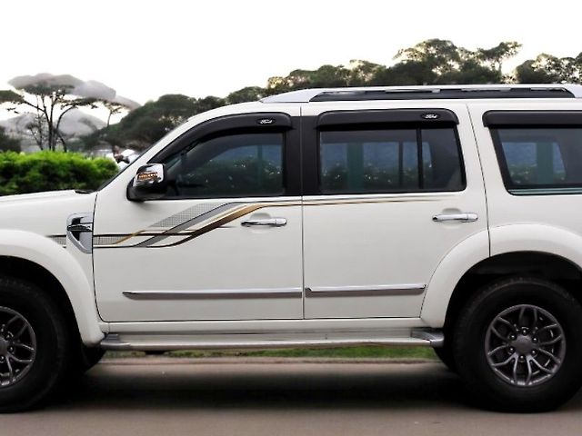 Used Ford Endeavour [2009-2014] 2.5L 4x2 in Lucknow