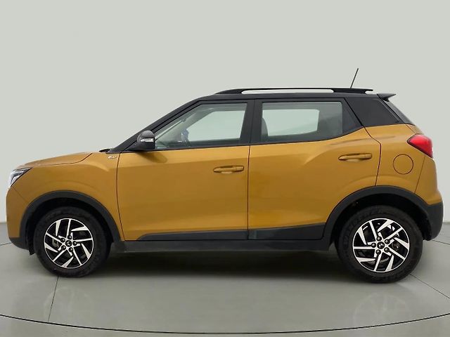 Used Mahindra XUV300 [2019-2024] W8 (O) 1.2 Petrol in Ahmedabad