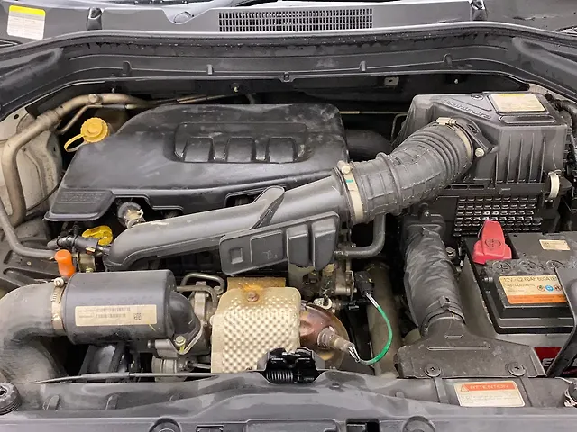 Used Mahindra XUV300 [2019-2024] W8 (O) 1.2 Petrol in Hyderabad