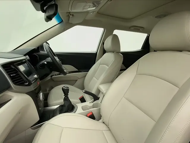 Used Mahindra XUV300 [2019-2024] W8 (O) 1.2 Petrol in Hyderabad