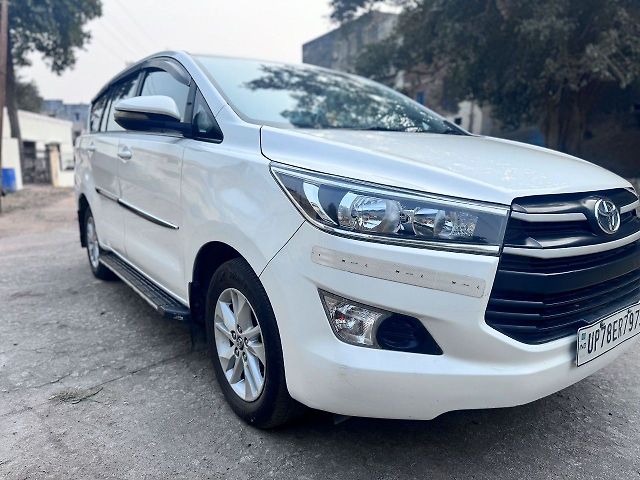 Used Toyota Innova Crysta [2016-2020] 2.4 G 8 STR [2016-2017] in Kanpur