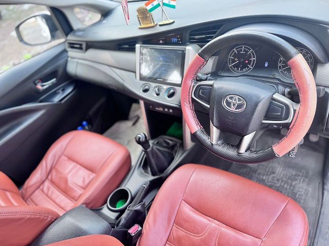 Used Toyota Innova Crysta [2016-2020] 2.4 G 8 STR [2016-2017] in Kanpur