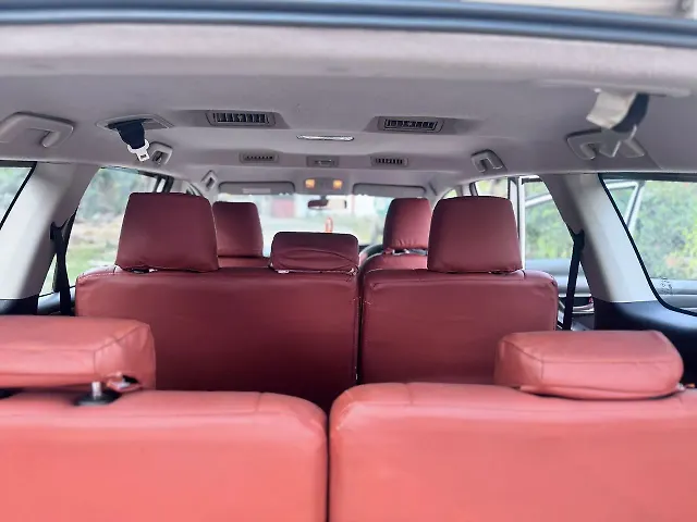 Used Toyota Innova Crysta [2016-2020] 2.4 G 8 STR [2016-2017] in Kanpur