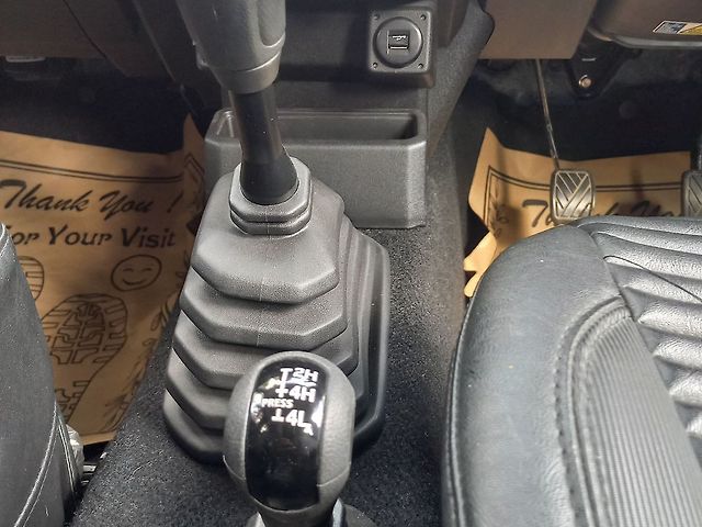 Used Maruti Suzuki Jimny Alpha MT in Kanpur