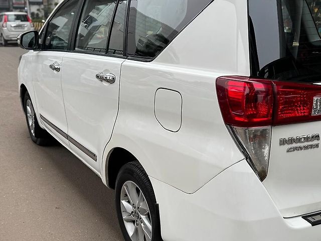 Used Toyota Innova Crysta [2016-2020] 2.4 G 7 STR [2016-2017] in Kanpur