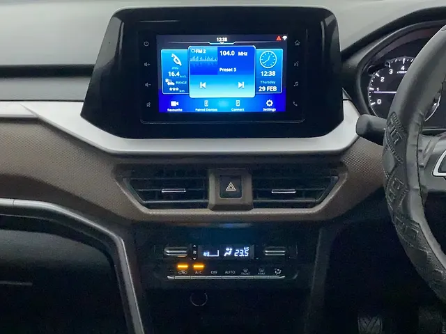 Used Maruti Suzuki Brezza ZXi [2023-2025] in Ahmedabad
