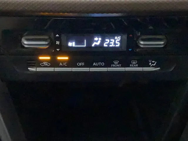 Used Maruti Suzuki Brezza ZXi [2023-2025] in Ahmedabad