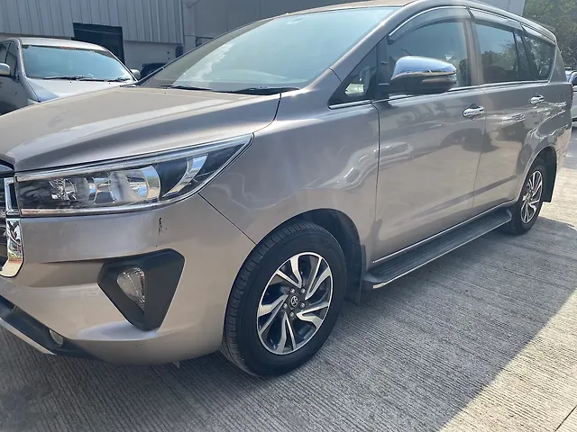 Second Hand 2022 Toyota Innova Crysta GX 2.4 8 STR for sale