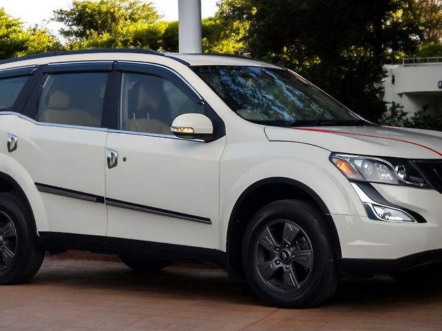 Used Mahindra XUV500 [2011-2015] W8 2013 in Lucknow