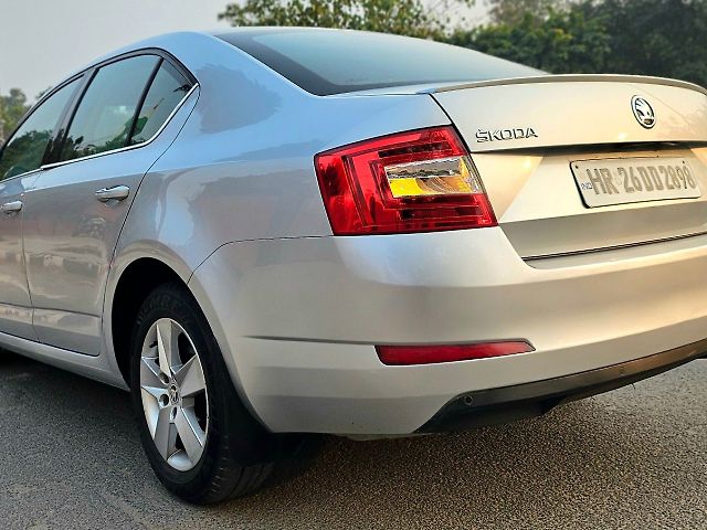 Used Skoda Octavia [2015-2017] 1.8 TSI Ambition Plus AT in Delhi