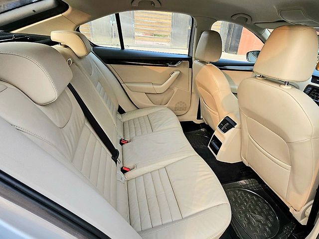 Used Skoda Octavia [2015-2017] 1.8 TSI Ambition Plus AT in Delhi