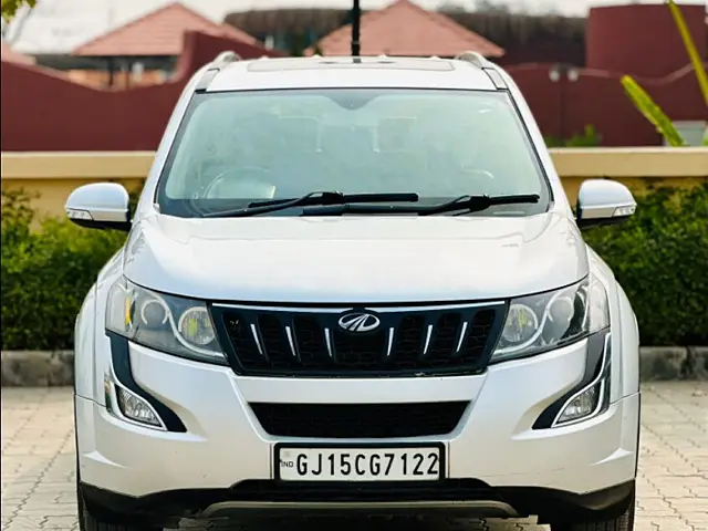 Used 2017 Mahindra XUV500 in Valsad