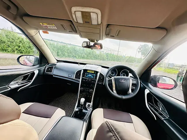 Used Mahindra XUV500 W7 [2018-2020] in Valsad
