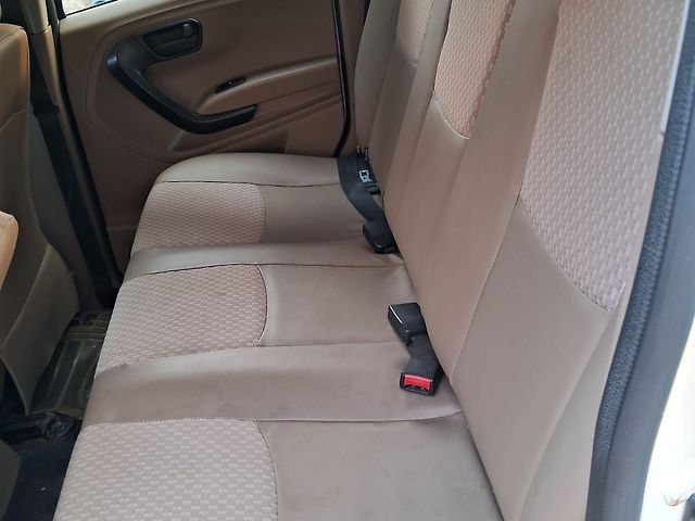 Used Mahindra TUV300 [2015-2019] T6 Plus in Lucknow