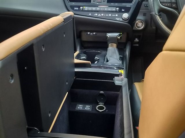 Used Lexus ES 300h Luxury in Bangalore