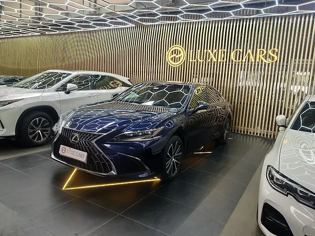 Used Lexus ES 300h Luxury in Bangalore