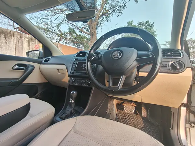 Used Skoda Rapid Style 1.6 MPI AT in Mumbai