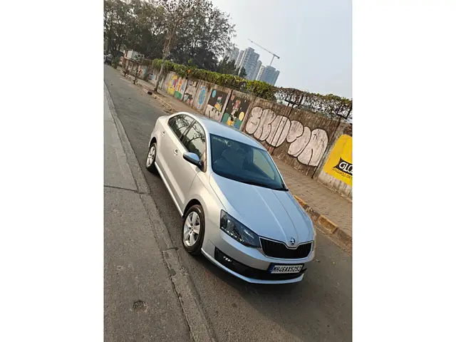 Used Skoda Rapid Style 1.6 MPI AT in Mumbai
