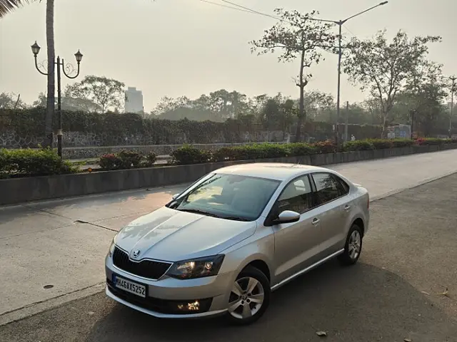 Used Skoda Rapid Style 1.6 MPI AT in Mumbai