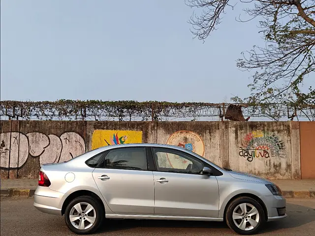 Used Skoda Rapid Style 1.6 MPI AT in Mumbai
