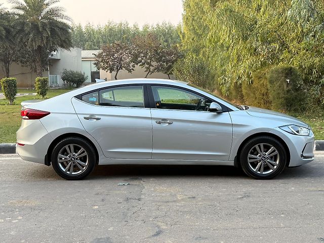 Used Hyundai Elantra [2016-2019] 1.6 SX (O) AT in Chandigarh