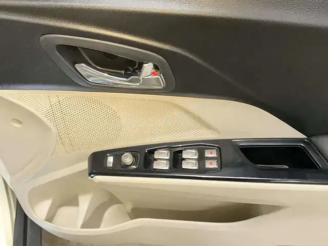 Used Mahindra XUV300 [2019-2024] W8 (O) 1.5 Diesel [2020] in Chandigarh