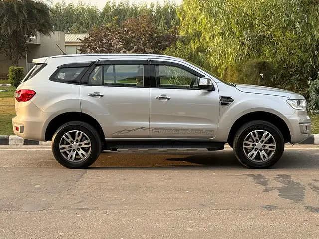 Used Ford Endeavour [2016-2019] Titanium 3.2 4x4 AT in Chandigarh