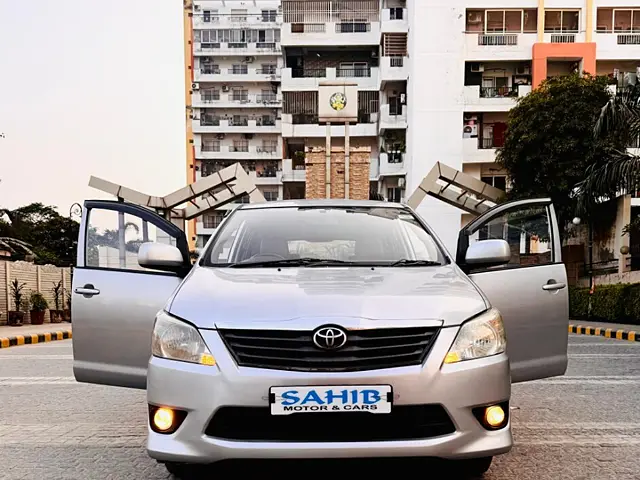 Used 2016 Toyota Innova in Agra