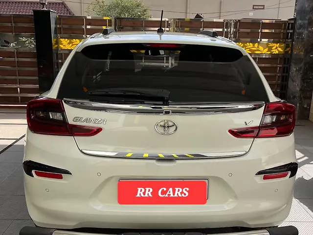 Second Hand 2023 Toyota Glanza V AMT for sale at Rs. 9,80,000 in ...