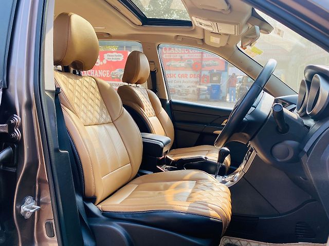 Used Mahindra XUV500 W11 (O) AT in Chandigarh