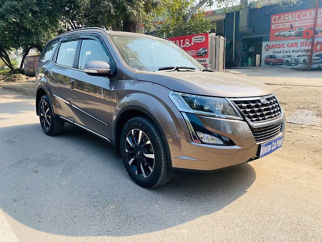 Used Mahindra XUV500 W11 (O) AT in Chandigarh