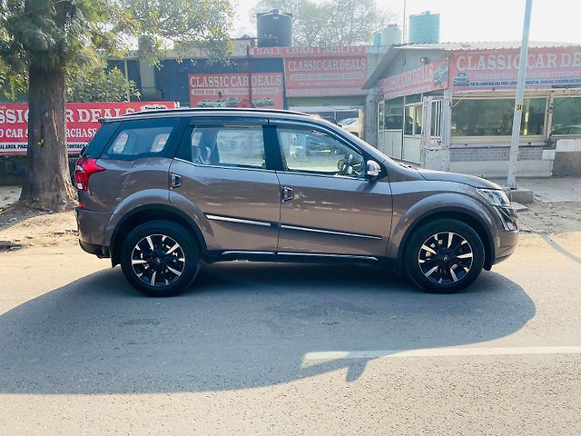 Used Mahindra XUV500 W11 (O) AT in Chandigarh