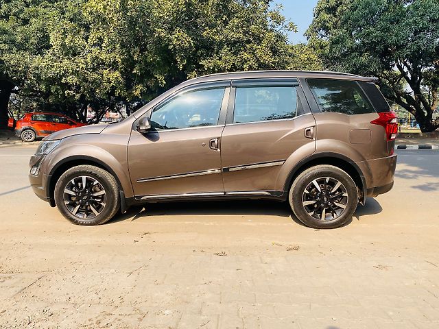 Used Mahindra XUV500 W11 (O) AT in Chandigarh