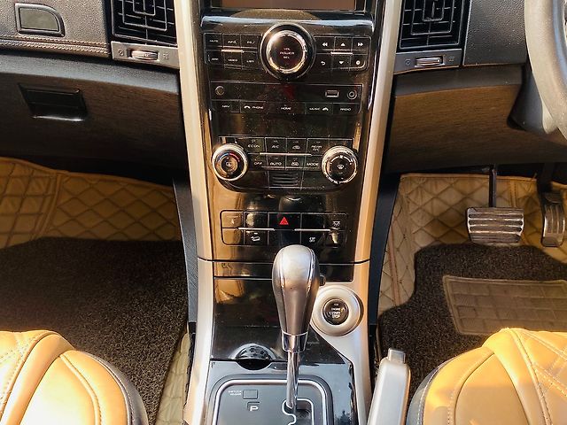 Used Mahindra XUV500 W11 (O) AT in Chandigarh